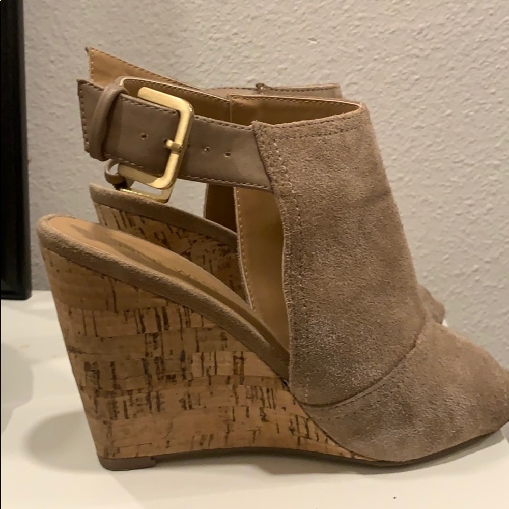 Suede wedges - Picture 2 of 7